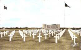 OMAHA BEACH ,SAINT LAURENT SUR MER CIMETIERE AMERICAIN ET LA STATUE ,BEAU PLAN ,COULEUR  REF 32173 - Cimetières Militaires