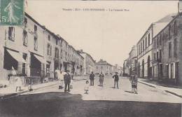 VENDEE LES HERBIERS LA GRANDE RUE PHARMACIE GANTIER CAFE GAUTREAU HOTEL DE VILLE Editeur Poupin - Les Herbiers