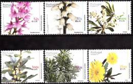 PORTUGAL - 2000,  Plantas Da Floresta Laurissilva Da Madeira ( Série, 6 Valores )   ** MNH  MUNDIFIL  Nº 2711/6 - Neufs