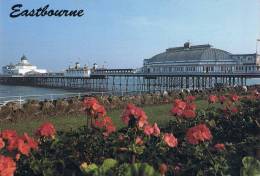 EASTBOURNE - The Pier And Gardens - La Jetée Et Les Jardins - - Eastbourne