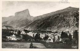 CPSM -CLELLES (38)- Vue Sur Le Bourg Et Le Mt Aiguille(2097m.) - Clelles