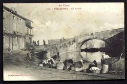 CPA ANCIENNE- FRANCE- PUYLAURENS (81)- LE LAVOIR AVEC ANIMATION- LAVEUSES DE LINGE EN TRES GROS PLAN- LE PONT - Puylaurens