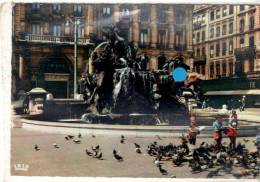 Lyon : Place Des Terreaux - Fontaine Bartholdi - Lyon 1