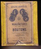 Mercerie - Boite De  Boutons En OS Blancs - Marque MANUFACTURES DE BOUTONS Os Corne & Bois Pour Lingerie - Knöpfe