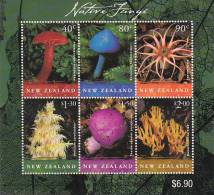 New Zealand 2002 Native Fungi Mini Sheet  MNH - Blocs-feuillets