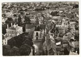 DOUE LA FONTAINE  - L'Eglise St Pierre Et Le Centre.- Dentelée. - Doue La Fontaine