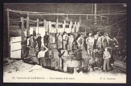 CPA ANCIENNE- FRANCE- CARMAUX (81)- LA VERRERIE- INTERIEUR- ATELIER DE FABRICATION  A LA MAIN - Carmaux