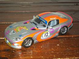 BURAGO  - DODGE VIPER CORSA   NO BOITE  Scala 1/24 - Burago