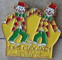 LES CLOCHAR1 - ECOLE DE CLOWNS - CHABLAIS-RIVIERA-MONTHEY - SUISSE - SWISS  -   (ROUGE) - Verenigingen