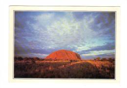 Australie: Territoires Du Nord, Le Monolithe D' Ayers Rock, Northen Territory , The Monolith Of Ayers Rock (13-1043) - Uluru & The Olgas