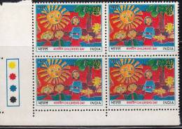 India MNH 1973 Block Of 4 / Traffic Light, Childrens Day, Play  Modern Art Painting - Blokken & Velletjes