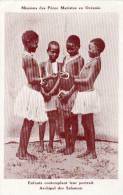 Archipel Des Salomon - Enfants Contemplant Leur Portrait  (54634) - Solomon Islands