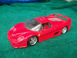 MAISTO -  FERRARI F 50  NO BOITE  Scala 1/24 - Maisto