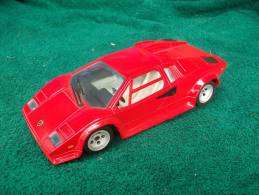 MAISTO -  LAMBORGHINI COUNTACH  NO BOITE  Scala 1/24 - Maisto