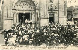 CPA 56 SAINTE ANNE D AURAY BENEDICTION DONNEE PAR LES EVEQUES SUR LE PARVIS DE LA BASILIQUE - Auray