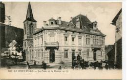 CPA 63 LE MONT DORE LA POSTE ET LA MAIRIE - Le Mont Dore