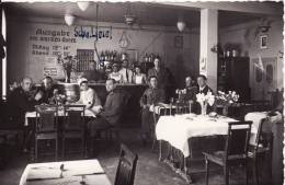 Carte Postale Photo De SAINT-DENIS- Intérieur Brasserie Restaurant Occupation Allemande 2ème Guerre 1939-1945 -A Situer- - Saint Denis