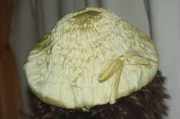 CHAPEAU Ancien MODE 1930 Chapeau Chinois CLOCHE SATIN Jaune - Coiffes, Chapeaux, Bonnets