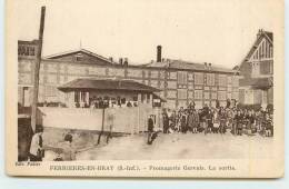 FERRIERES EN BRAY  - Fromagerie Gervais, La Sortie. - Other & Unclassified