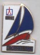 Superbe Pin´s En EGF , CCIP , Trophée 1992 , Marine Bateau Voilier , Signé Winner - Boats