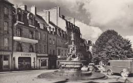 ¤¤   29 - GUINGAMP - La Fontaine La Plomée - Place Du Centre -     ¤¤ - Guingamp