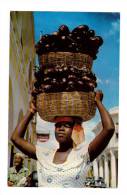 Haiti: Fancy Egg Plants For Sale, Port Au Prince, Femme Avec Aubergines, Photo Byron Coroneos (13-1115) - Haïti