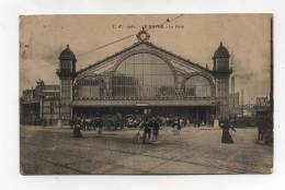 CPA 76  : Le HAVRE  La Gare Animée    A   VOIR  !!!! - Bahnhof