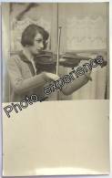 CPA Carte Photo Femme Musique Violon 1930 TILLIERES SUR AVRE Eure 27 Normandie - Tillières-sur-Avre