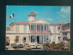 CPSM - Basse Terre ( Guadeloupe ) - La Mairie ( Joyeux Noel Voiture Citroen Ami 2CV Renault R8 HACHETTE ANTILLES ) - Basse Terre