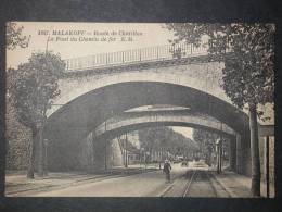 Ref2087 CPA Malakoff (Hauts De Seine), Route De Châtillon, Le Pont De Chemin De Fer - EM 1945 - Malakoff