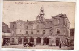 TANNAY.HOTEL DE VILLE.VIEILLE VOITURE - Tannay