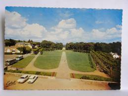 Delcampe - CPSM (91) Essonne - DOURDAN - Les Parterres De L'hôtel De Ville - Voitures Ford Taunus 3 Cvz - Dourdan