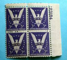 USA 1942 WIN THE WAR     BLOCK MNH** - Unused Stamps