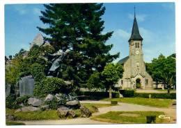 DUN LE PALESTEL L’église Et Le Square - Dun Le Palestel