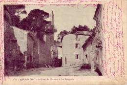 Delcampe - Le Pont Du Chateau Et Les Remparts - Aramon