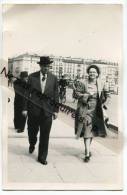 -  Couple De  Marseille, Carte Photo, Sur Le Vieux Port, Glacée, Policier Sur Vélo, Hirondelle, Bon état, Scans. - Photographie