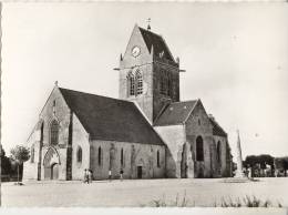 STE MERE EGLISE - Eglise  .  CPM Dentelée. - Other & Unclassified