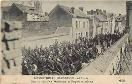 Depts Divers -marne -ref G932- Revolution En Champagne -avril 1911- Dans Les Rues D Ay Manifestants Et Dragons  - - Ay En Champagne
