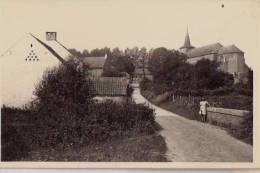 BELGIQUE: BONLEZ.(Brabant Wallon.):Rue D'en Haut.Non écrite.1 Personnage. - Autres & Non Classés