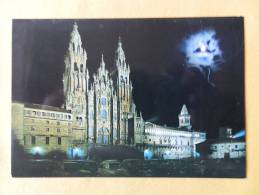 Delcampe - SP , Cpm SANTIAGO De COMPOSTELA , 55 , La Catedral , Acpecto Nocturno (15) - Santiago De Compostela