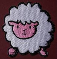 Patch Thermocollant / ECUSSON   MOUTON  BREBIS  AGNEAU  SAINT EXUPERY  OVIN  PORT OFFERT - Autres & Non Classés