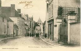 Environs De Joigny  Une Rue De Cheny  Cpa Coin Haut Gauche Pliure Voir Scan - Cheny