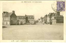 LANVOLLON - La Place Et L'Entrée De La Rue St-Yves - Lanvollon