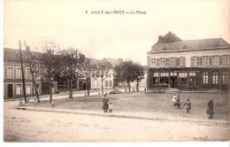 Ailly-sur-Noye (Montdidier-Somme)-+/-1910-La Place-Fillettes Et Leurs Cerceaux (Jeux)-Etablissement Navarre-Joron - Ailly Sur Noye