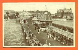 Angleterre - Eastbourne  "  From Pier  "  Carte Glacée - Eastbourne