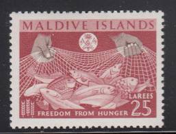 Maldives MH Scott #121 25l Fish In Net - Freedom From Hunger Campaign - Maldive (...-1965)