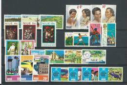 Niue: 1 Lot ** (voir Liste) - Niue