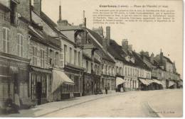 CPA COURTENAY (Loiret) - Place Du Marché (2° Vue) - Courtenay