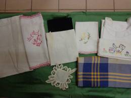 Lot De Linge Chemise -serviette De Table Monogramme Hc-taie Monogramme Bc-napperon-crepe-nappe Mongramme GR Etc..- - Spitzen Und Stoffe