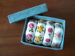 4 RONDS De SERVIETTE FINE BONE CHINA SANDFORD MADE ENGLAND PORCELAINE FLEURS - Ohne Zuordnung